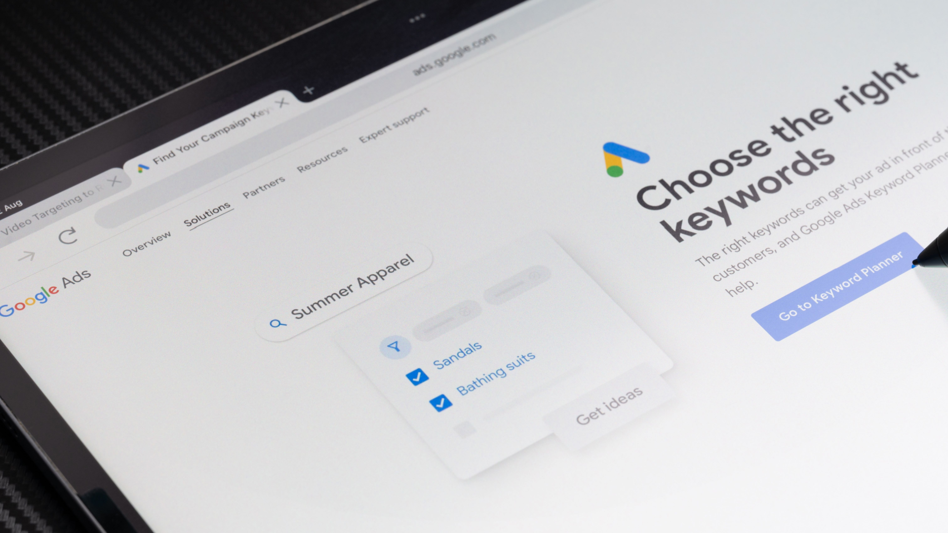 Force d'annonce dans les annonces Google: pourquoi la «moyenne» est meilleure que «excellente»